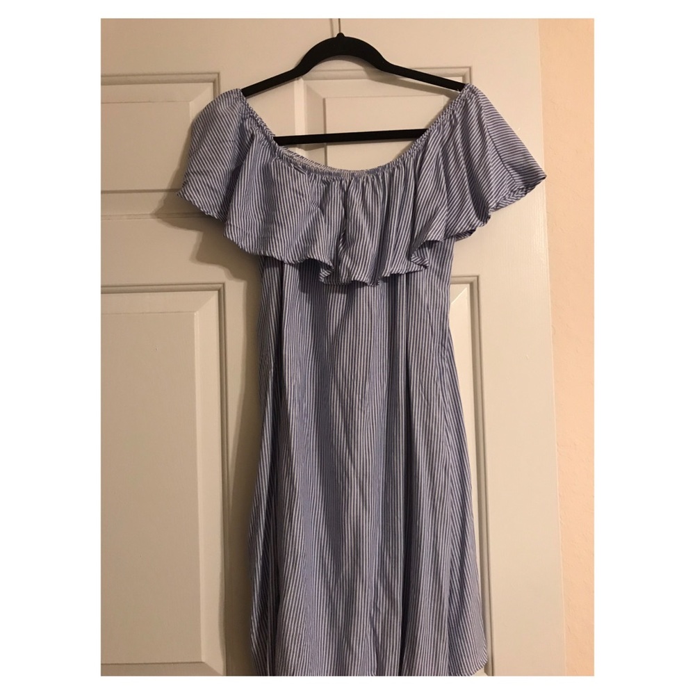 Off the shoulder dress. Blue and white striped